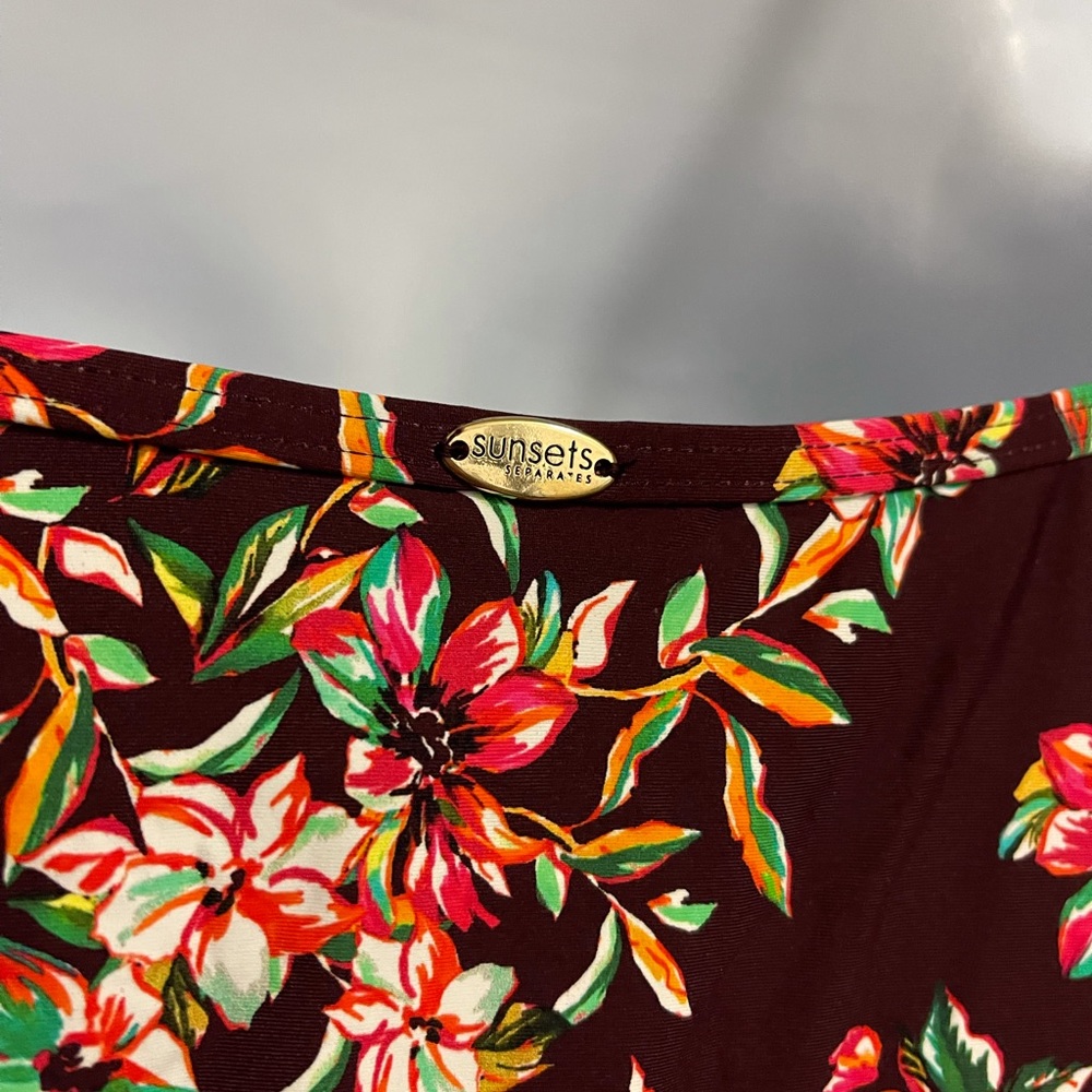 Sunsets Tankini - Picture 6 of 7